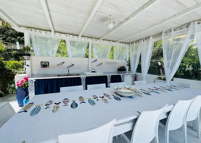 Casa de hóspedes Tritone - Immobilevante 4*